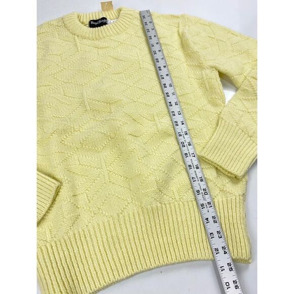 Vintage Royal Knight Crew Neck Knit Sweater Adult Medium Yellow Made in the USA - Picture 5 of 6